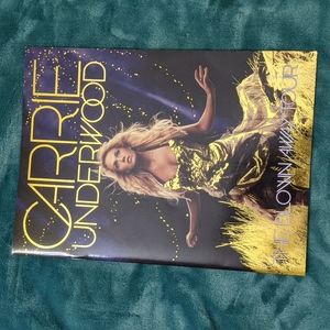 Carrie Underwood Tour Book From Blown Away!
